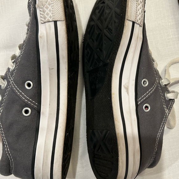 Converse low dark gray shoes. Size 7. Minimal use. Great used condition. - Picture 4 of 6